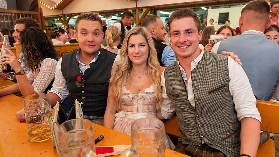 Die Partybilder vom Samstag, 17. August, aus dem Festzelt Nothaft. Die Partybilder vom Samstag, 17. August, aus dem Festzelt Nothaft.
