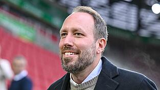 Augsburgs Geschäftsführer Michael Ströll glaubt an eine ähnlich starke Saison wie zuletzt. (Archivbild) Augsburgs Geschäftsführer Michael Ströll glaubt an eine ähnlich starke Saison wie zuletzt. (Archivbild)