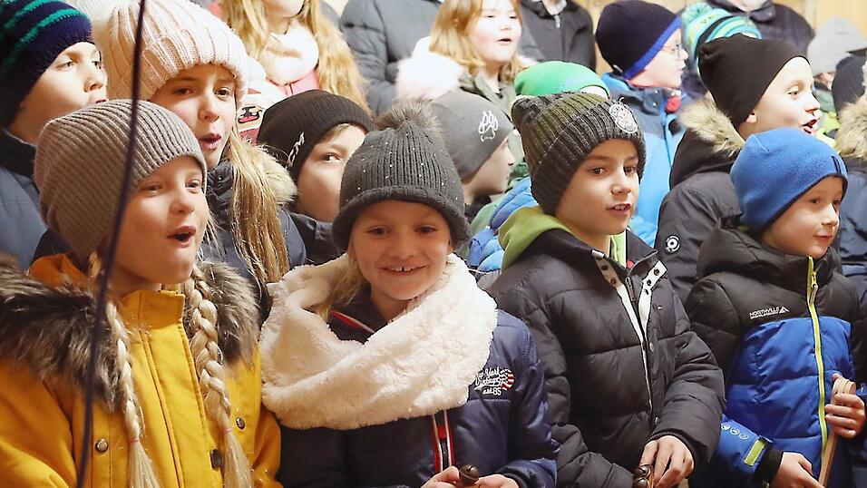Am Donnerstagabend wurde der 40. Landshuter Christkindlmarkt er&ouml;ffnet.