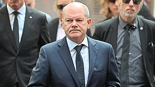 'Manches wird europarechtlich geändert werden müssen', sagte Olaf Scholz nach der Messerattacke. Dabei wurde erst im April eine Verschärfung des Asylrechts auf EU-Ebene beschlossen. 'Manches wird europarechtlich geändert werden müssen', sagte Olaf Scholz nach der Messerattacke. Dabei wurde erst im April eine Verschärfung des Asylrechts auf EU-Ebene beschlossen.