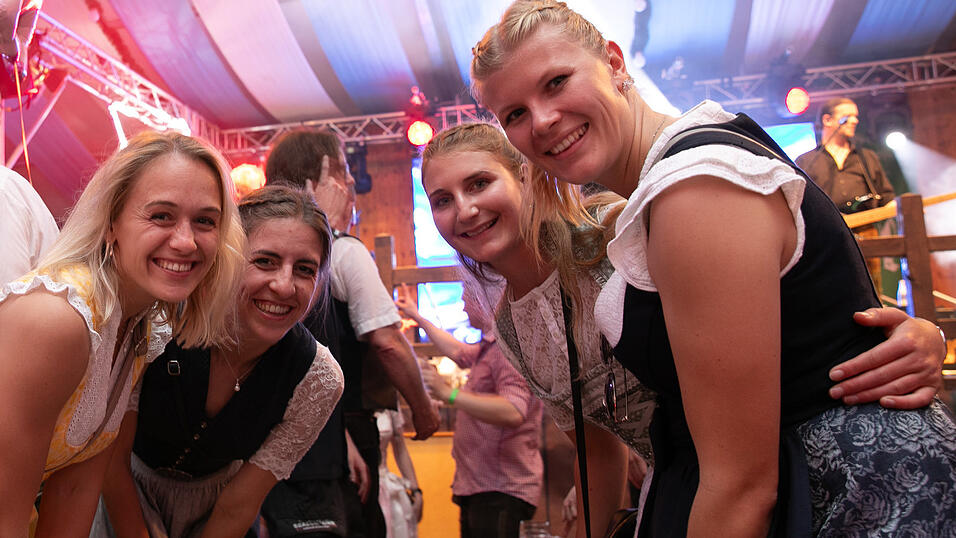 Die Partybilder vom Samstag, 9. August, aus dem Festzelt Wenisch. Die Partybilder vom Samstag, 9. August, aus dem Festzelt Wenisch.