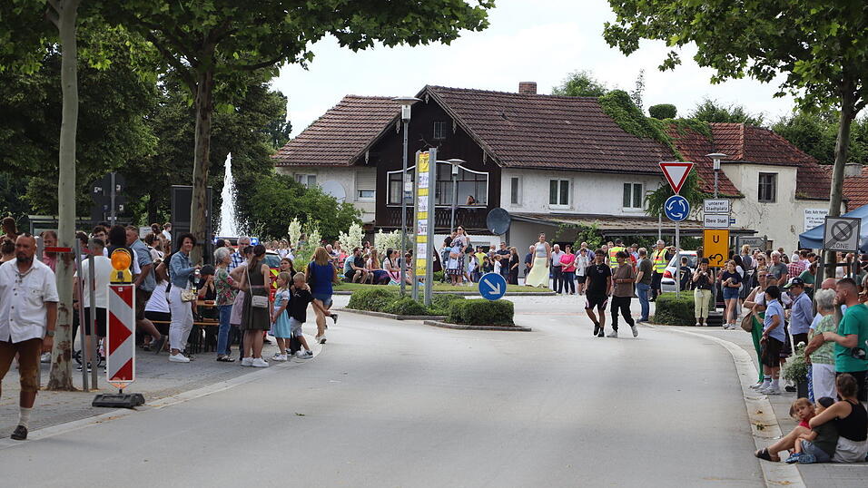 Am Freitag startete das Landauer Volksfest.