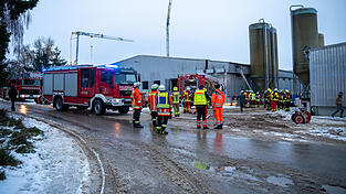 Feuerwehren aus dem gesamten Umkreis waren im Einsatz.