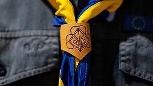 Das blau-gelbe Halsband ist typisch f&uuml;r die Pfadfinder. (Symbolbild)