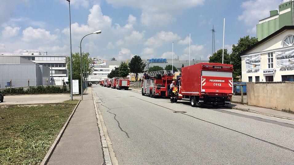 In einer Halle des BMW-Werk Landshut ist am Sonntag ein Brand ausgebrochen.