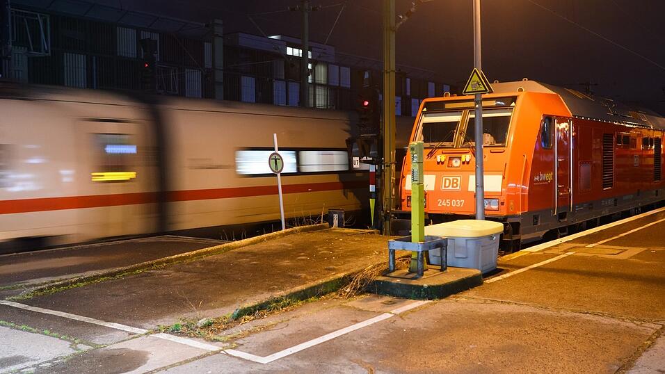 Die GDL hat zu einem weiteren mehrtägigen Streik bei der Deutschen Bahn aufgerufen. Es ist der vierte und mit Abstand längste Arbeitskampf im laufenden Tarifstreit bei der Deutschen Bahn.