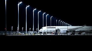 Am Münchner Flughafen mussten Passagiere über Nacht in mehreren Lufthansa-Maschinen ausharren. (Symbolbild) Am Münchner Flughafen mussten Passagiere über Nacht in mehreren Lufthansa-Maschinen ausharren. (Symbolbild)
