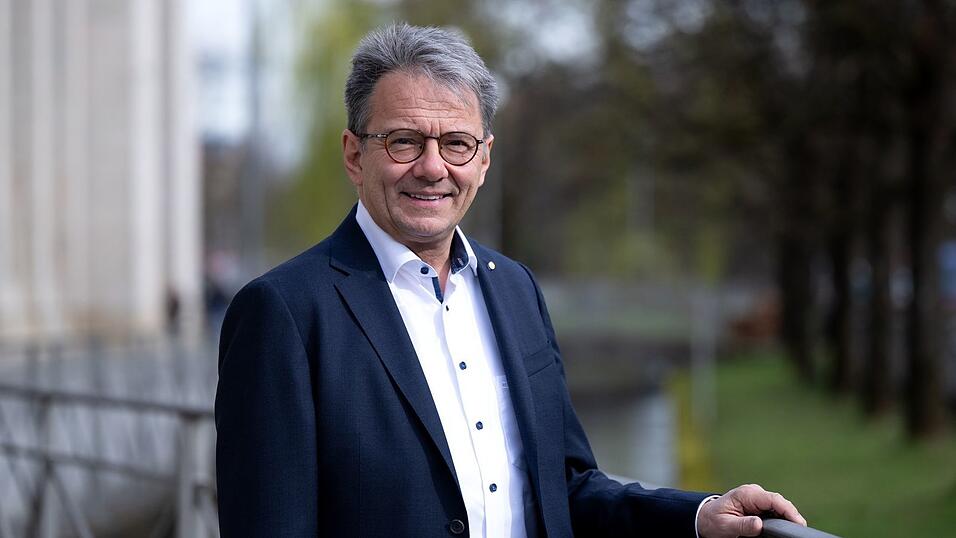 Landkreistagspräsident Karmasin ist entsetzt über die Beschlüsse des Bundeskabinetts - er hofft auf Gegenwehr der bayerischen Bundestagsabgeordneten. (Archivbild) Landkreistagspräsident Karmasin ist entsetzt über die Beschlüsse des Bundeskabinetts - er hofft auf Gegenwehr der bayerischen Bundestagsabgeordneten. (Archivbild)