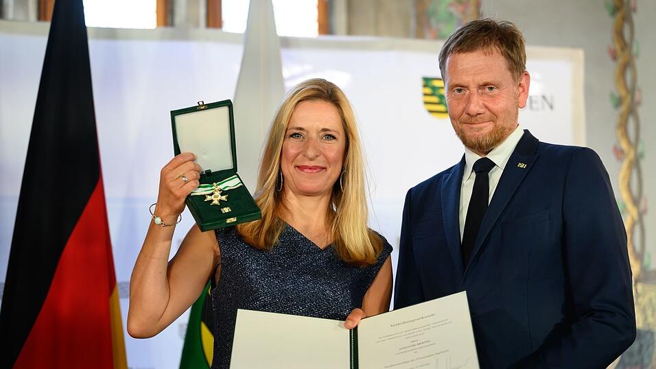 Die Sängerin wuchs im Vogtland auf. Die Sängerin wuchs im Vogtland auf.
