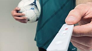 Wer ins Hallentraining will, braucht einen Test - oder zumindest eine Booster-Impfung, die l&auml;nger als zwei Wochen her ist.