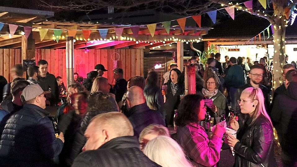 Partystimmung auch im Biergarten.