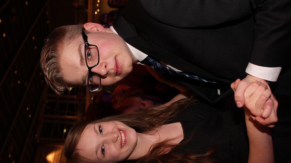 Die Bilder vom Abschlussball der Tanzschule Seidel in der Fraunhofer-Halle am 28. November. Die Bilder vom Abschlussball der Tanzschule Seidel in der Fraunhofer-Halle am 28. November.