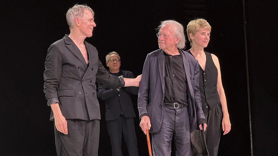 Peter Handkes neues St&uuml;ck feierte eine gelungene Premiere in Salzburg.