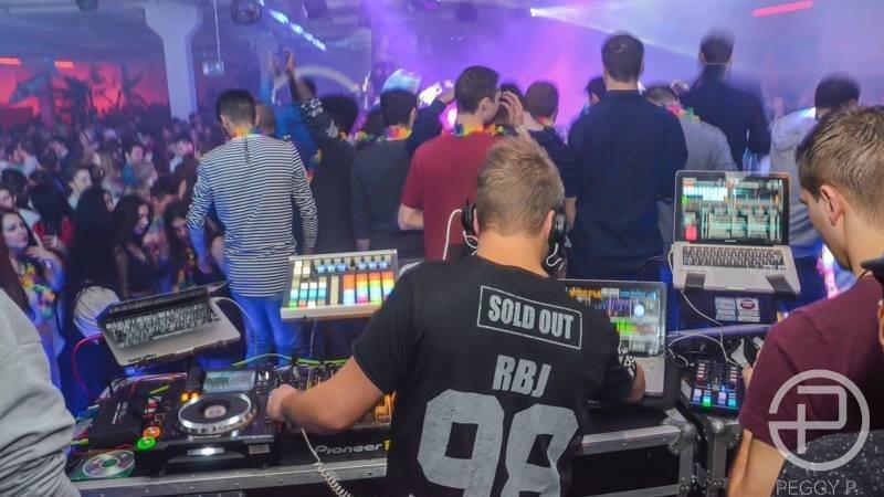 Gleich bei der Eröffnung platzte die neue Diskothek Peggy P. aus allen Nähten. Gleich bei der Eröffnung platzte die neue Diskothek Peggy P. aus allen Nähten.