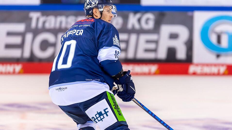 ABGANG: Der 37-j&auml;hrige Benedikt Schopper h&auml;ngt bei den Tigers keine weitere Saison dran. Nach vier Jahren wechselt der Defensivfachmann zum Deggendorfer SC, wo er wohl seine Karriere ausklingen lassen wird. In den Playoffs vergangener Saison fehlte der Ex-Nationalspieler verletzungsbedingt und wurde schmerzlich vermisst.