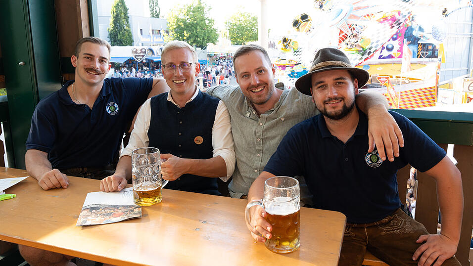 Die Partybilder vom Sonntag, 11. August 2024, aus dem Festzelt Nothaft. Die Partybilder vom Sonntag, 11. August 2024, aus dem Festzelt Nothaft.