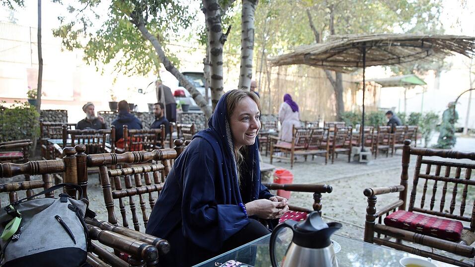 Die Britin Zoe Stephens führt Touristinnen durch Afghanistan.