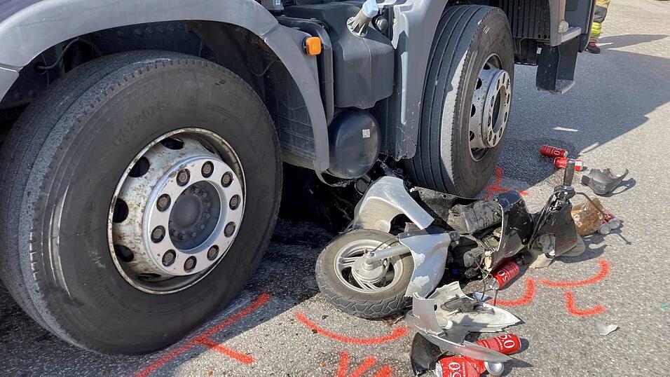 Der Unfall ereignete sich am Freitagmittag. Der Unfall ereignete sich am Freitagmittag.