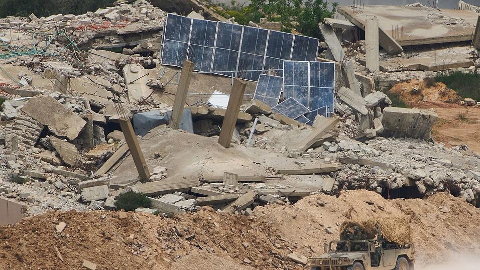 Israels Premier ordnet eine Ausweitung der Sicherheitszone im S&uuml;dlibanon an.