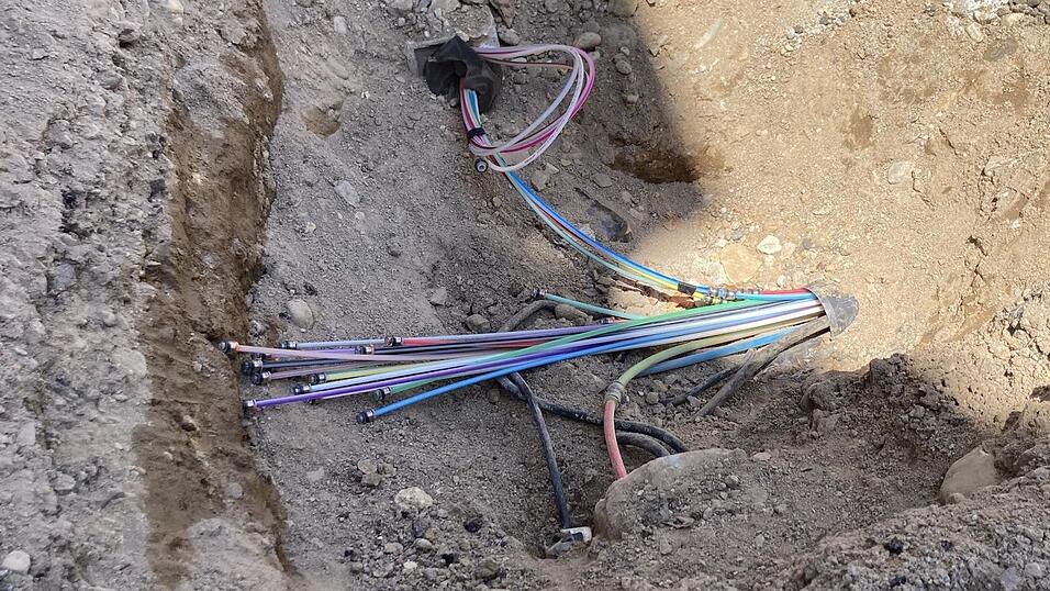 Ziel ist es, dass 2029 alle Haushalte im Landkreis Cham einen Glasfaseranschluss haben.