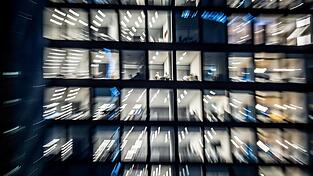 In vielen Betrieben wird eher auf Pr&auml;senz geachtet als auf Arbeitsergebnisse.