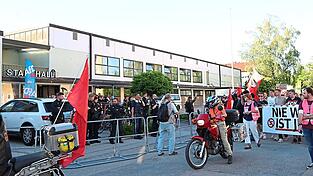 Die Entscheidung, ob die Moosburger Stadthalle k&uuml;nftig f&uuml;r Parteiveranstaltungen geschlossen bleibt, vertagten die Stadtr&auml;te in der Sitzung am Montag.