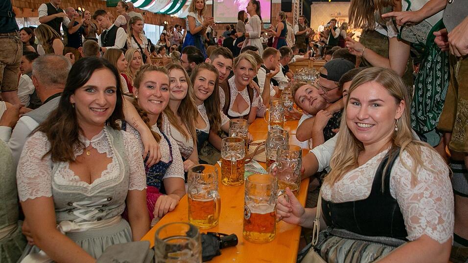 Die Partybilder vom Freitag, 12. August 2022, aus dem Festzelt Weckmann.