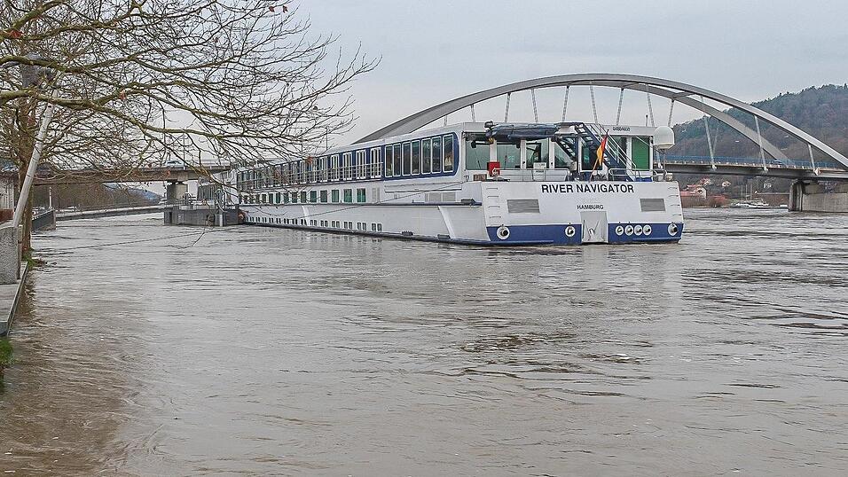 Auch in Vilshofen stieg die Donau &uuml;ber die Ufer.