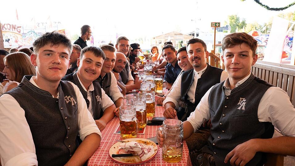 Die Partybilder vom Donnerstag, 13. August, aus dem Festzelt Krönner. Die Partybilder vom Donnerstag, 13. August, aus dem Festzelt Krönner.