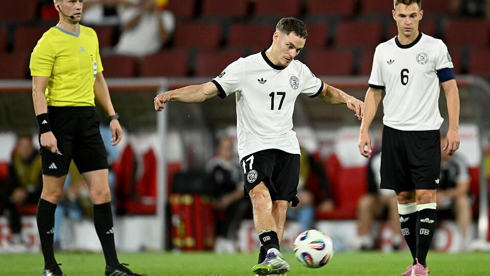 Florian Wirtz trifft per Freistoß gegen Nordirland.