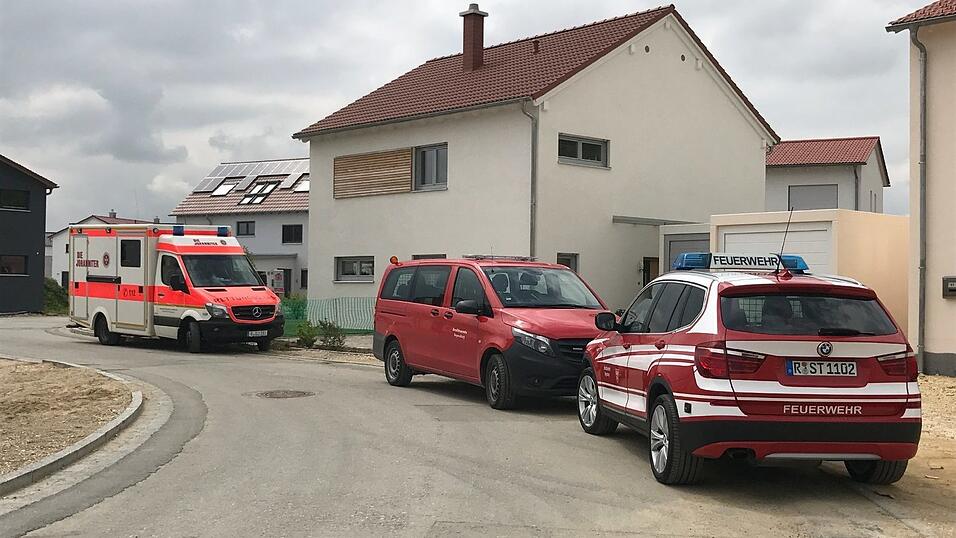 Im Regensburger Stadtteil Schwabelweis ist am Freitagmittag eine Fliegerbombe aus dem 2. Weltkrieg gefunden worden. Im Regensburger Stadtteil Schwabelweis ist am Freitagmittag eine Fliegerbombe aus dem 2. Weltkrieg gefunden worden.