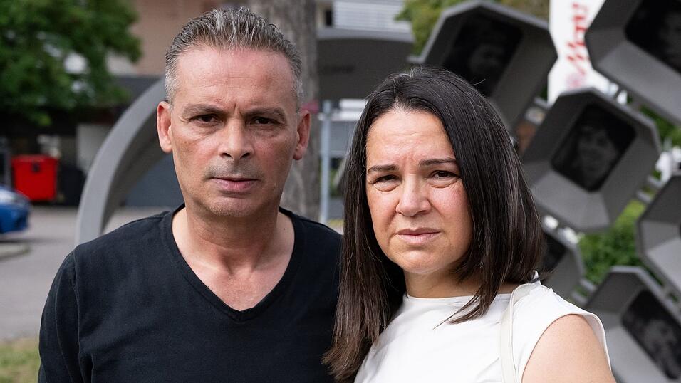 Für Hasan und Sibel Leyla haben bei dem rassistischen Anschlag auf das Olympia-Einkaufszentrum am 22. Juli 2016 ihren Sohn verloren. Für Hasan und Sibel Leyla haben bei dem rassistischen Anschlag auf das Olympia-Einkaufszentrum am 22. Juli 2016 ihren Sohn verloren.
