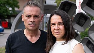 Für Hasan und Sibel Leyla haben bei dem rassistischen Anschlag auf das Olympia-Einkaufszentrum am 22. Juli 2016 ihren Sohn verloren. Für Hasan und Sibel Leyla haben bei dem rassistischen Anschlag auf das Olympia-Einkaufszentrum am 22. Juli 2016 ihren Sohn verloren.
