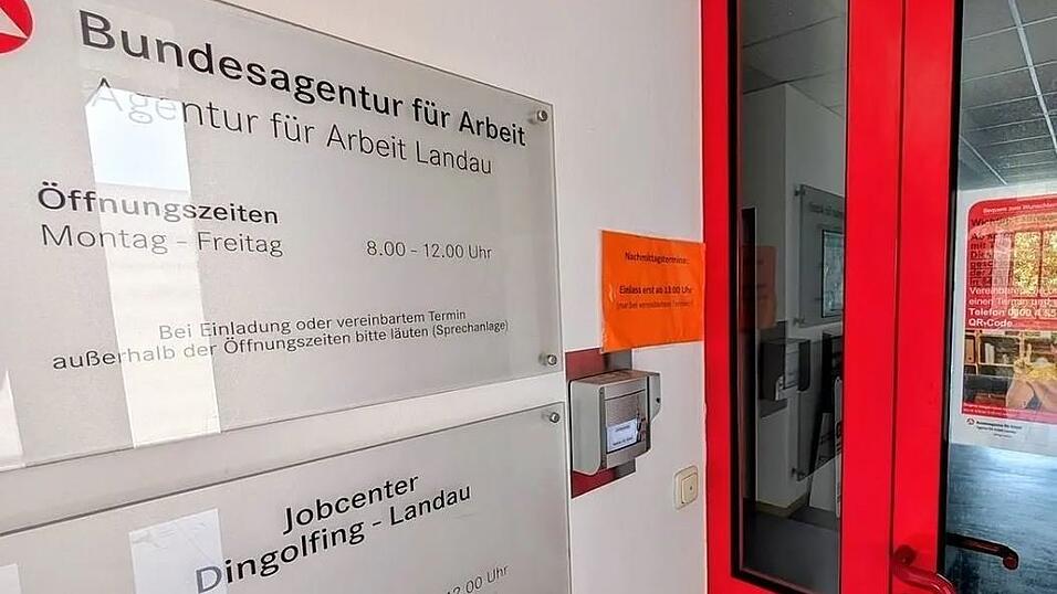 Ab Oktober definitiv Geschichte: Die Landauer Filiale der Agentur für Arbeit in der Viehmarktstraße. Ab Oktober definitiv Geschichte: Die Landauer Filiale der Agentur für Arbeit in der Viehmarktstraße.