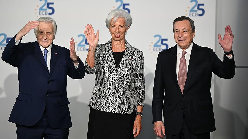Lagardes Vorgänger Jean-Claude Trichet und Mario Draghi waren je acht Jahre im Amt. (Archivbild) Lagardes Vorgänger Jean-Claude Trichet und Mario Draghi waren je acht Jahre im Amt. (Archivbild)
