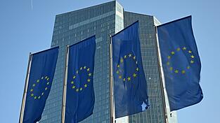 Die EZB verfolgt die Inflation im Euroraum genau. (Archivbild)