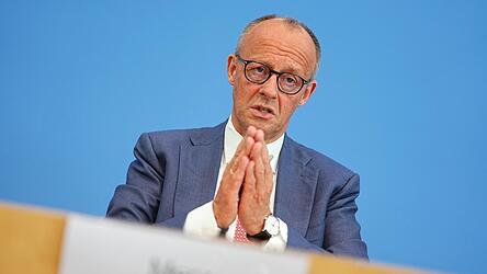 Gro&szlig;teils hat Bundeskanzler Friedrich Merz bei der traditionellen Sommer-Pressekonferenz &uuml;ber Strategien und Steuers&auml;tze geredet, ohne erkennen zu lassen, dass er wei&szlig;, welche Folgen die Reformen ganz konkret f&uuml;r die B&uuml;rger haben.