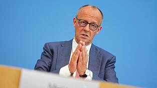 Gro&szlig;teils hat Bundeskanzler Friedrich Merz bei der traditionellen Sommer-Pressekonferenz &uuml;ber Strategien und Steuers&auml;tze geredet, ohne erkennen zu lassen, dass er wei&szlig;, welche Folgen die Reformen ganz konkret f&uuml;r die B&uuml;rger haben.