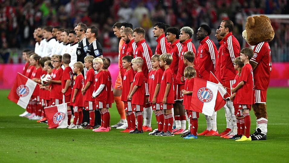 Die Bayern und Stuttgart haben die neue Saison eröffnet. Die Bayern und Stuttgart haben die neue Saison eröffnet.