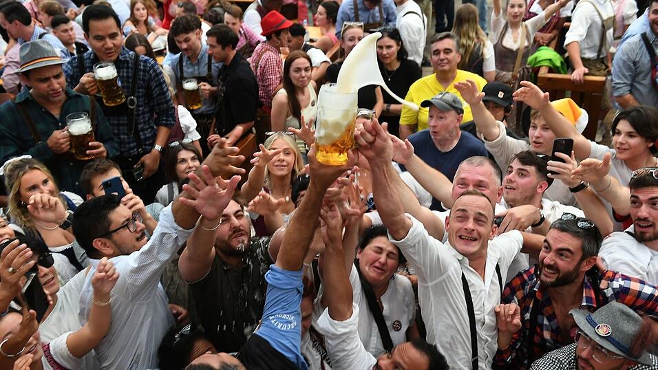 Ein Oktoberfest ohne Bier - f&uuml;r die meisten Menschen undenkbar. (Illustration)