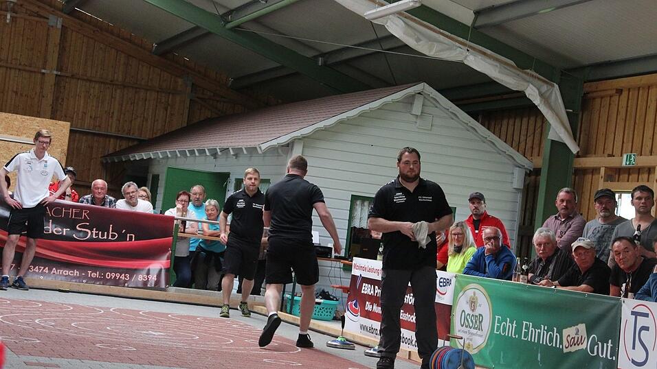 Trotz einer 3:1-F&uuml;hrung mussten sich die Buam aus dem Lamer Winkel am Ende dem TSV Hartpenning verdient mit 3:7 geschlagen geben.