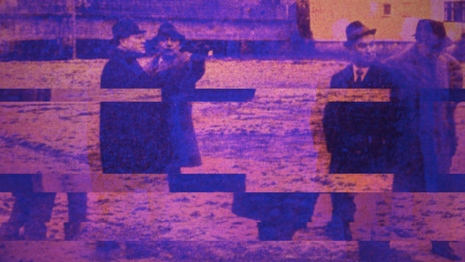 Die Kriminalbeamten und der Oberstaatsanwalt auf der Viehmarktwiese, wo die Leiche gefunden wurde.