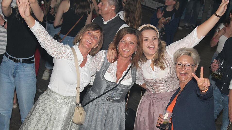 Zur Musik von Headless wurde ausgelassen gefeiert.