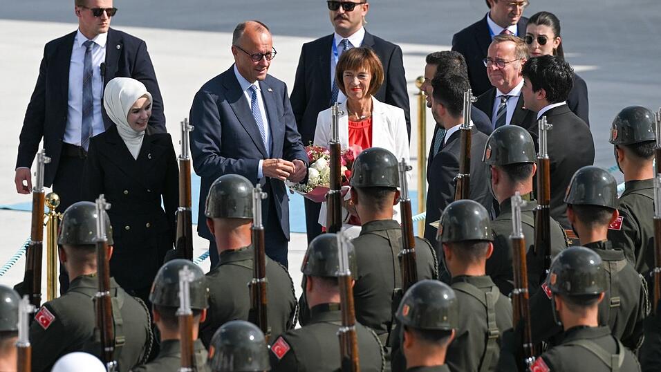 Charlotte Merz begleitet ihren Mann Friedrich zum zweiten Mal bei einer Kanzler-Reise nach Ankara.