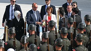 Charlotte Merz begleitet ihren Mann Friedrich zum zweiten Mal bei einer Kanzler-Reise nach Ankara.