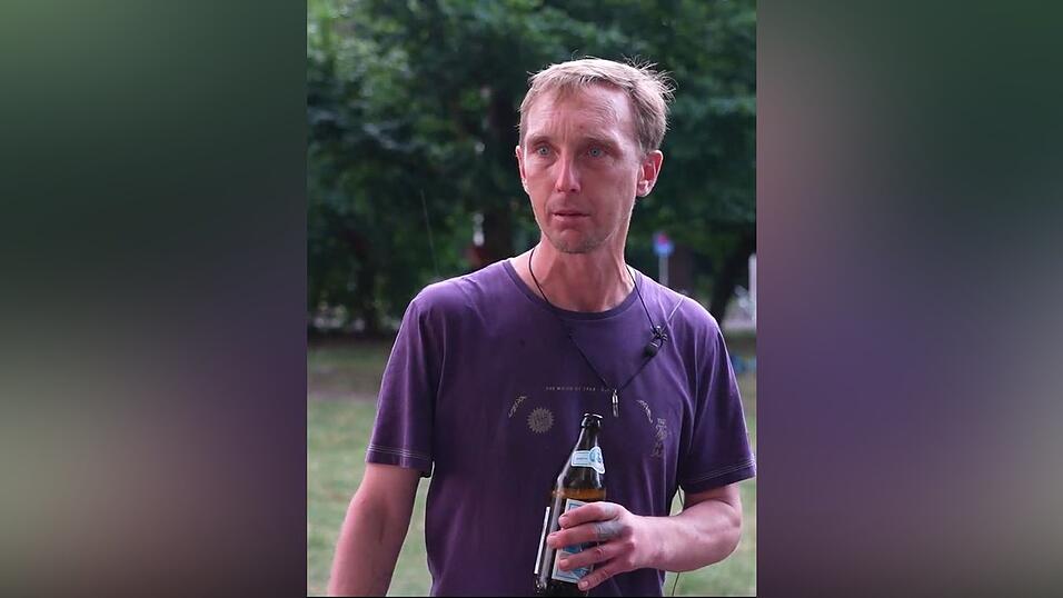 Vitali ist auch am Bahnhof zu Hause. Er ist stolz auf seine Stadt, sagt er. Vitali ist auch am Bahnhof zu Hause. Er ist stolz auf seine Stadt, sagt er.