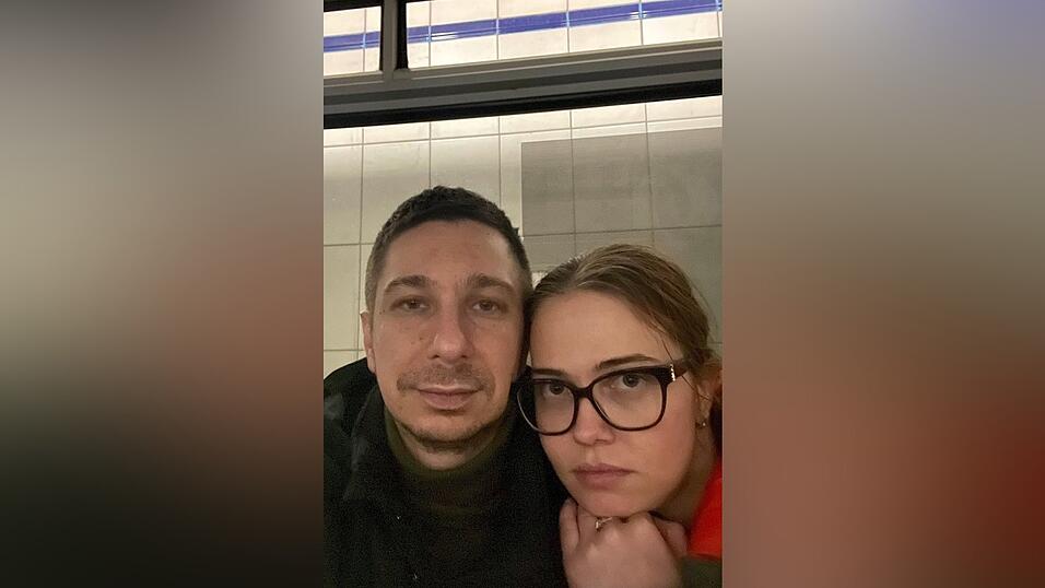 Anton und seine Freundin Olha stehen sich bei. Sie weinten zusammen, als die erfuhren, dass russische Soldaten ein Museum zerstörten, denn sie fürchten um ihre Kultur. Antons ganzer Alltagsbericht ist über den Link oben abrufbar.