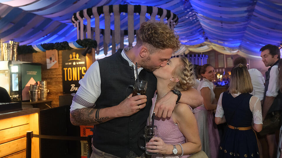 Die Partybilder vom Dienstag, 15. August 2023, aus dem Festzelt Wenisch. Die Partybilder vom Dienstag, 15. August 2023, aus dem Festzelt Wenisch.