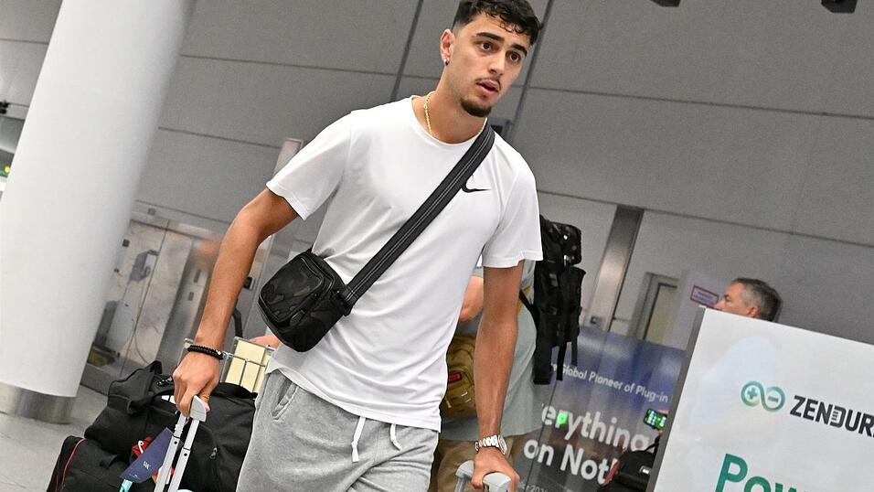Aleksandar Pavlovic bei seiner Ankunft am Flughafen in M&uuml;nchen.