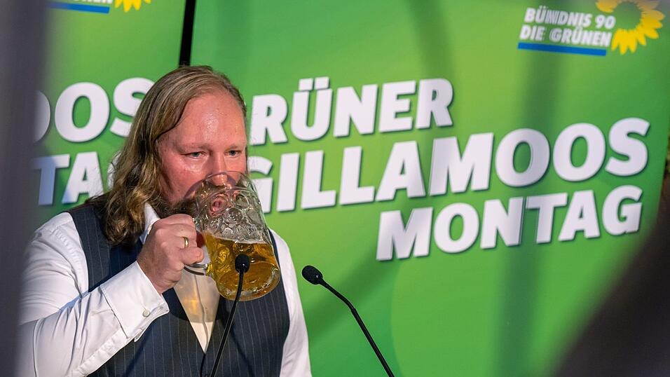 Anton Hofreiter (MdB/Bündnis 90/Die Grünen), nimmt als Redner am Politischen Frühschoppen seiner Partei auf dem Volksfest Gillamoos teil. Anton Hofreiter (MdB/Bündnis 90/Die Grünen), nimmt als Redner am Politischen Frühschoppen seiner Partei auf dem Volksfest Gillamoos teil.